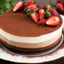 Tripple Chocolate Mousse Cake