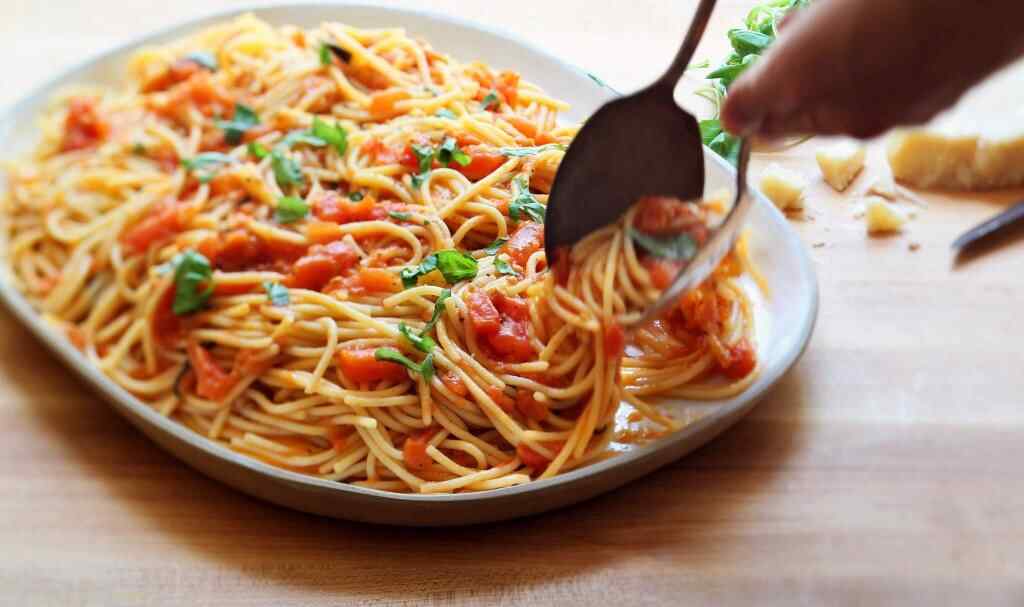 Classic Tomato Spaghetti